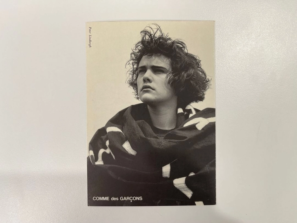 꼼데가르송 COMME des GARCONS 아트 포토 이미지