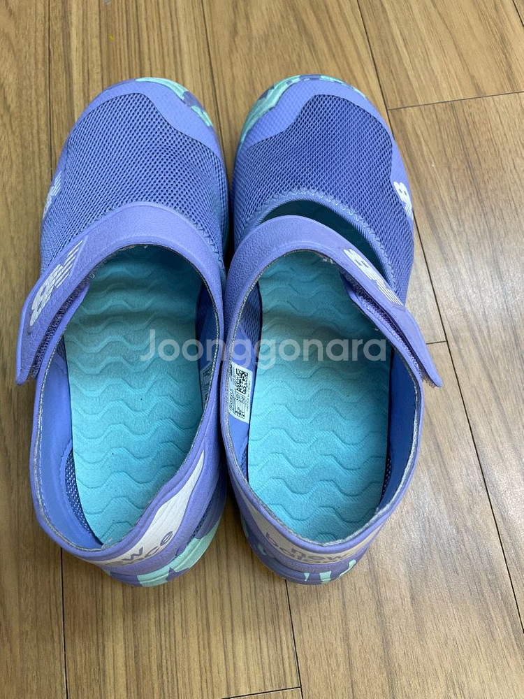 뉴발란스 YO208VL2 아동 샌들이에요색상은 퍼플이고--0
