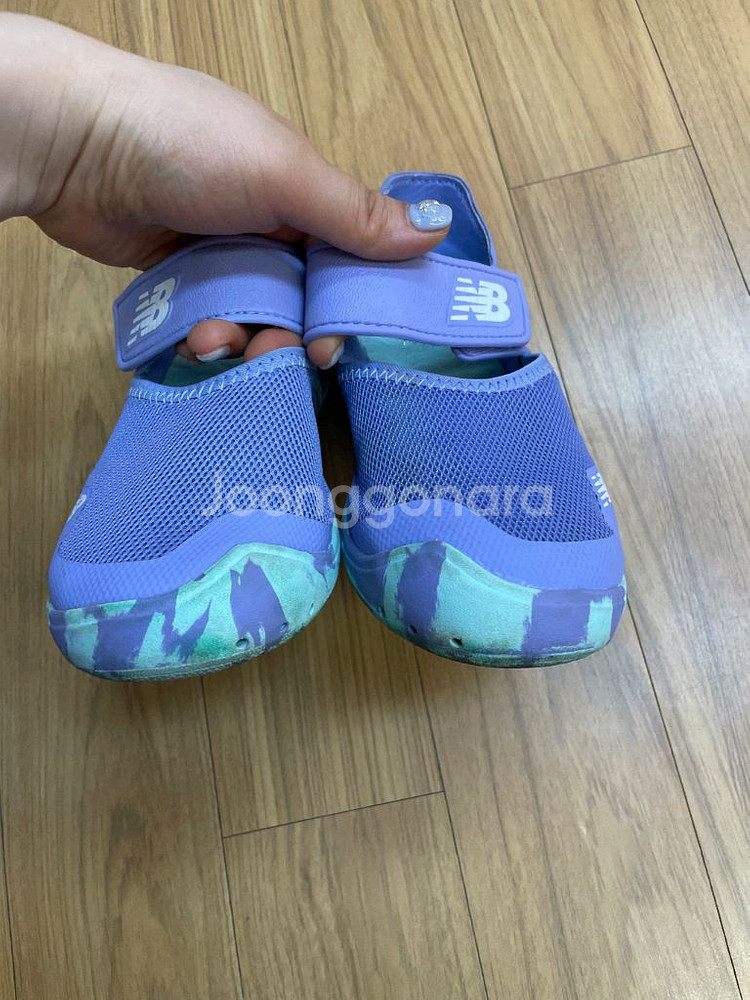 뉴발란스 YO208VL2 아동 샌들이에요색상은 퍼플이고--7