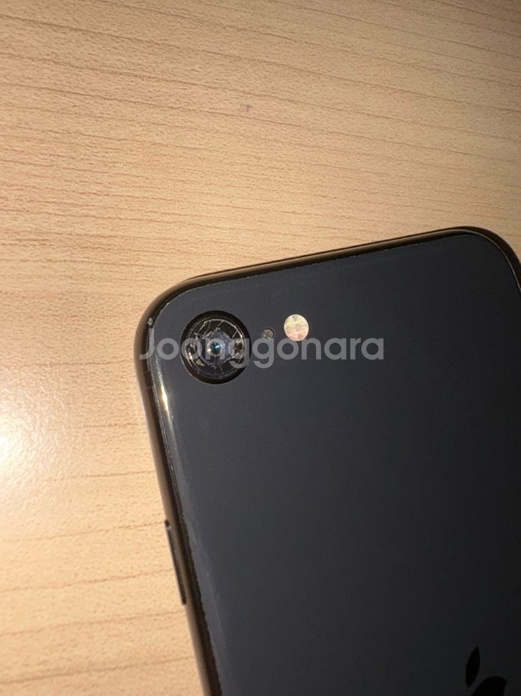아이폰 se2 128GB 블랙 카메라 렌즈 깨짐!--2