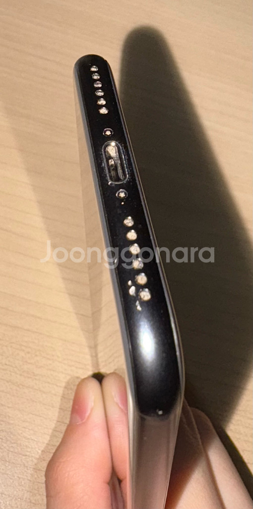 아이폰 se2 128GB 블랙 카메라 렌즈 깨짐!--5