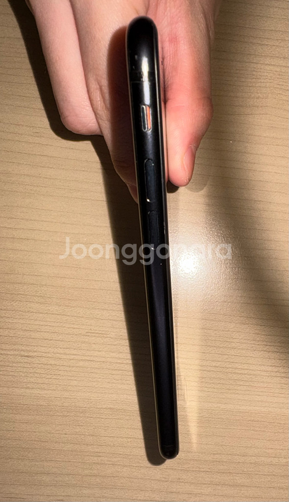 아이폰 se2 128GB 블랙 카메라 렌즈 깨짐!--3