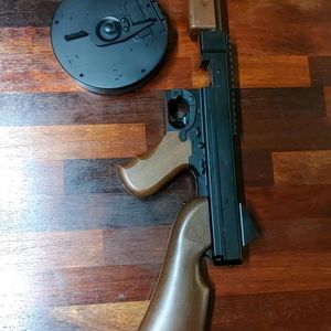 더블이글 M811 토미건