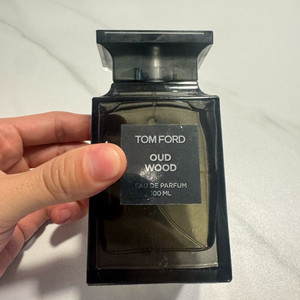 톰포드 오드우드 100ml 거의새거 판매합니다