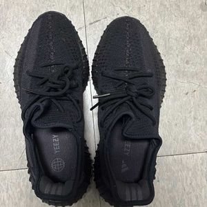 아디다스 이지 부스트 350 V2 블랙(오닉스)