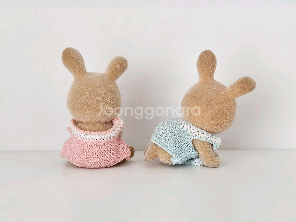 실바니안 뜨개옷 귀접토끼 쌍둥이 아기--3