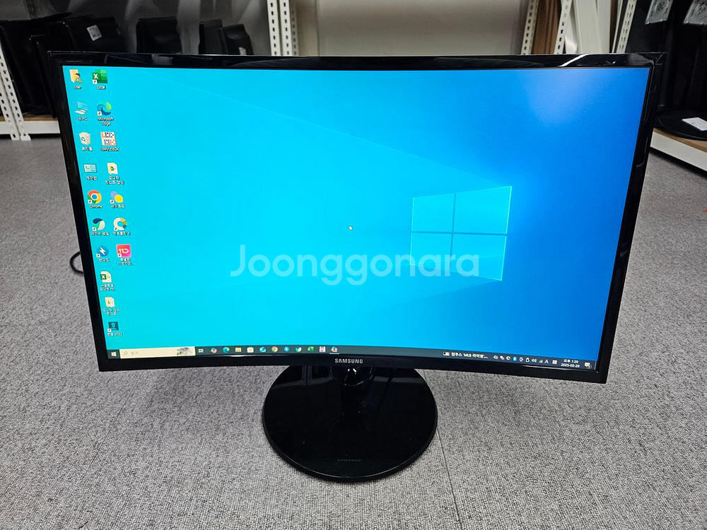 삼성 27인치 커브드 모니터 팝니다--1
