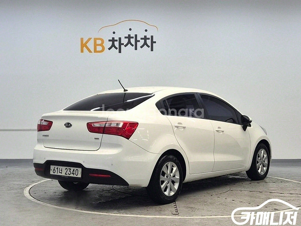 [기아]올뉴프라이드 4DR 1.6GDI 럭셔리 (5인승--2