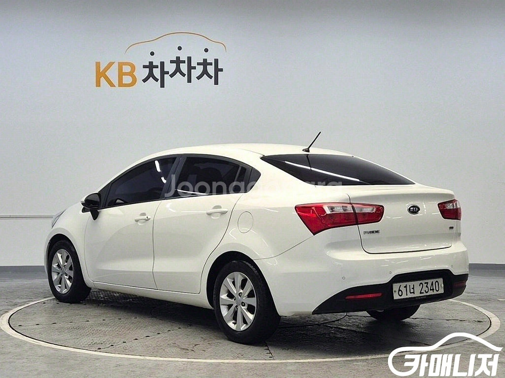 [기아]올뉴프라이드 4DR 1.6GDI 럭셔리 (5인승--0