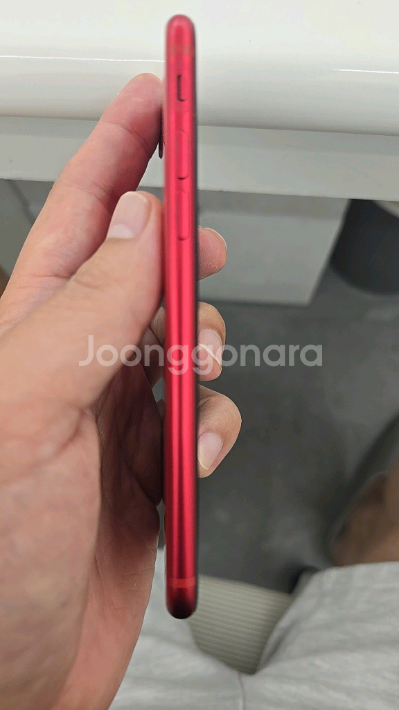 아이폰SE2 레드128팝니다--3