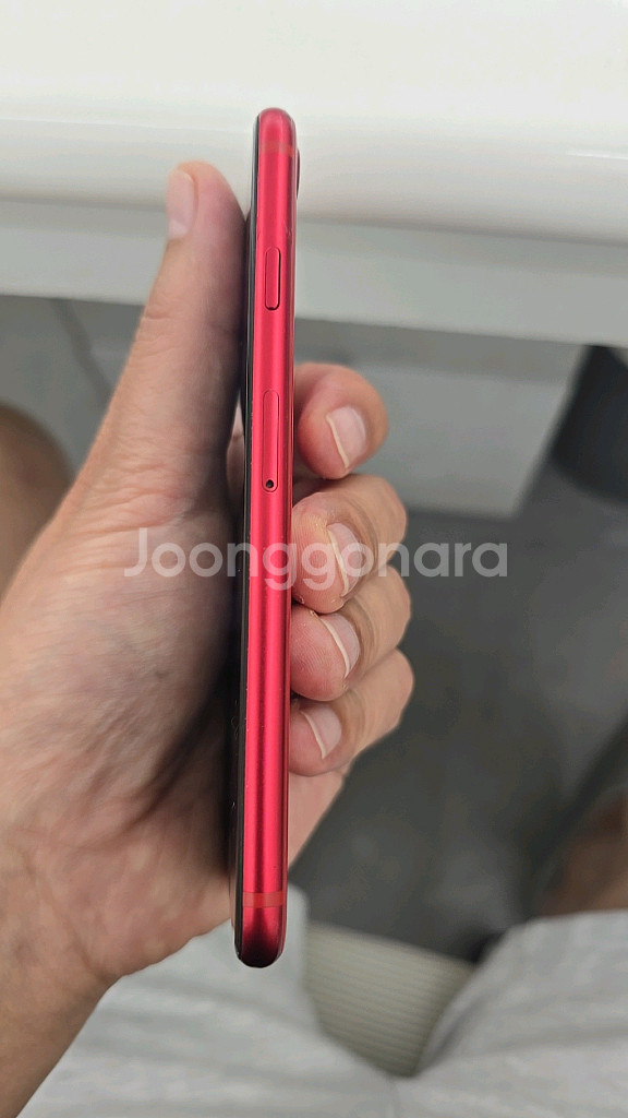 아이폰SE2 레드128팝니다--5