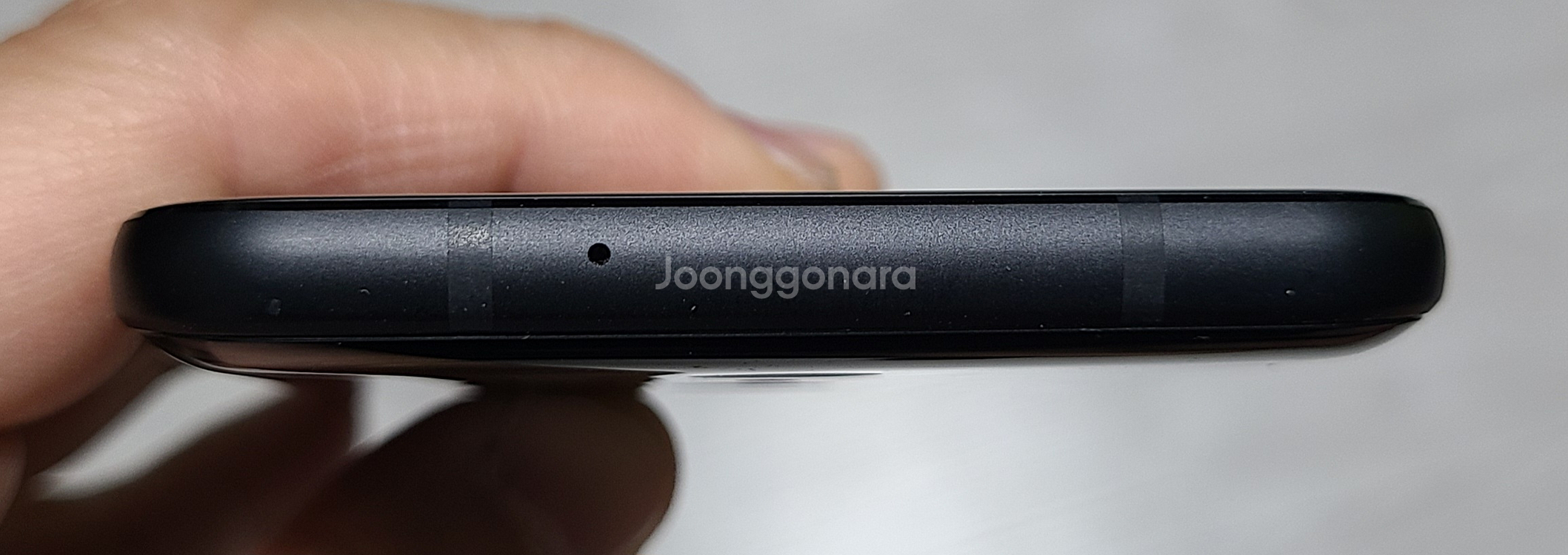 LG Q7(Q720) 블랙 32GB 싸게 팝니다.--2
