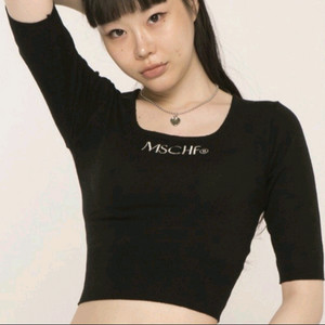 미스치프 크롭티 버건디