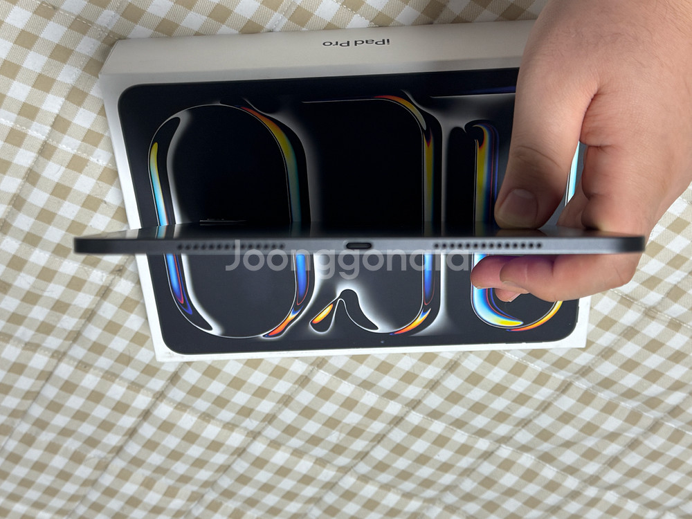 아이패드 11 M4 256Gb Wifi 블랙 팝니다--2