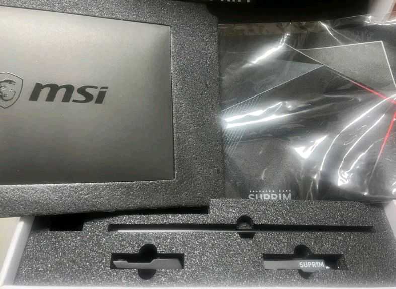 MSI 3090 supreme 슈프림 이미지