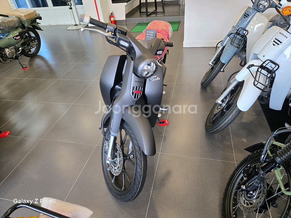 혼다 c125 24년식 블랙색상 신차판매합니다--0