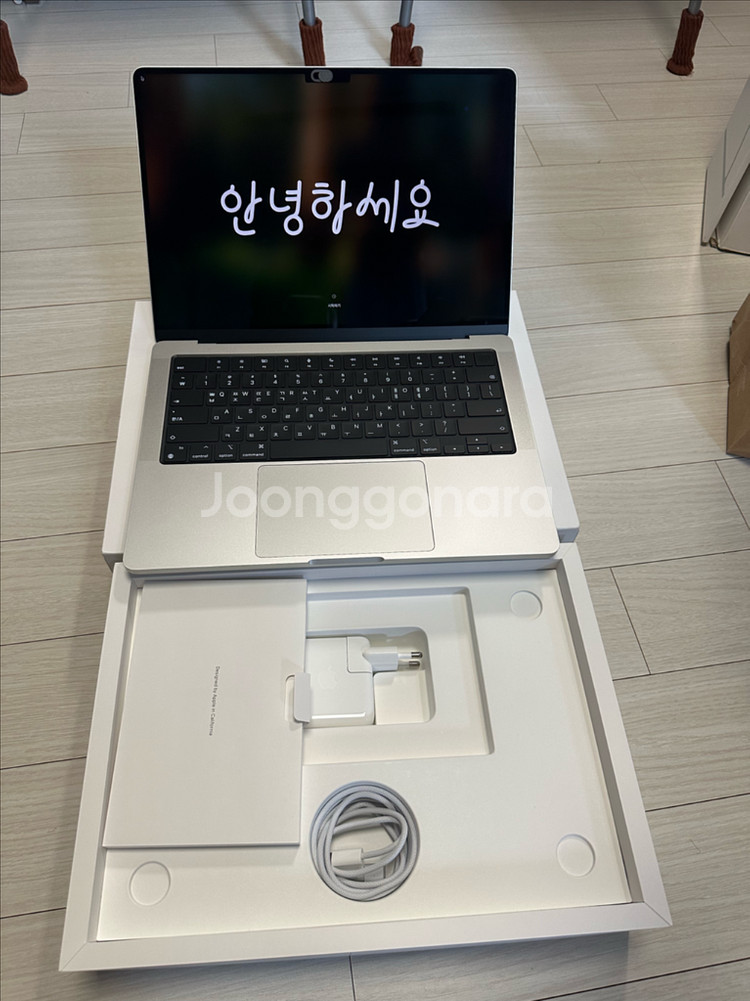 맥북 프로 M3 14인치 18gb 512ssd 실버--0