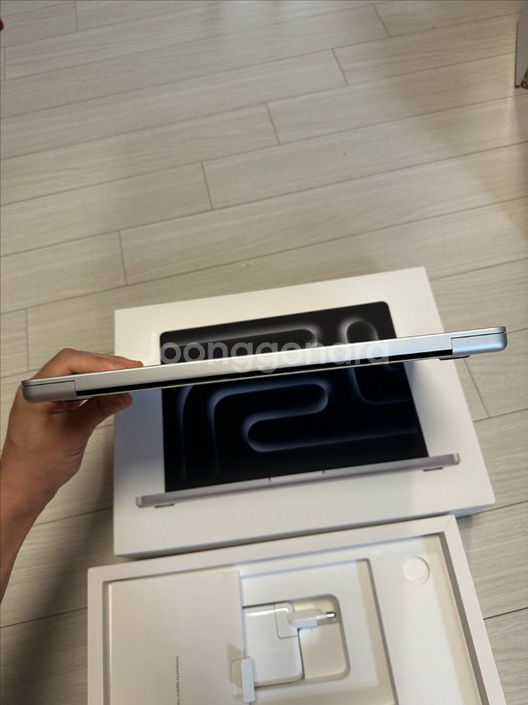 맥북 프로 M3 14인치 18gb 512ssd 실버--4