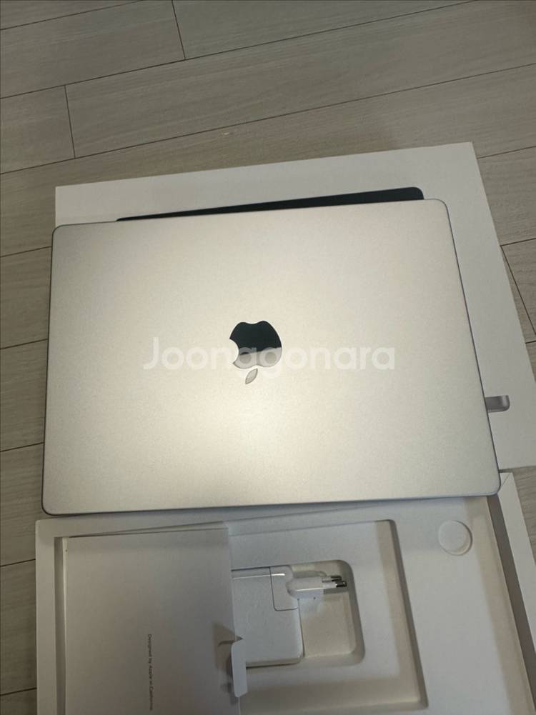 맥북 프로 M3 14인치 18gb 512ssd 실버--2