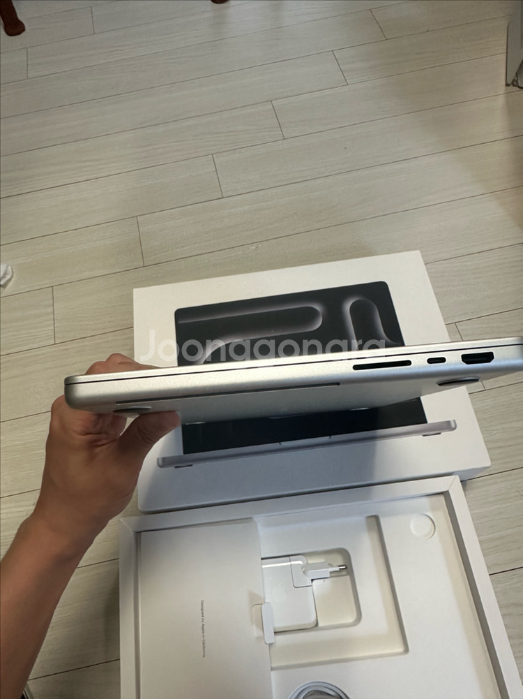 맥북 프로 M3 14인치 18gb 512ssd 실버--3