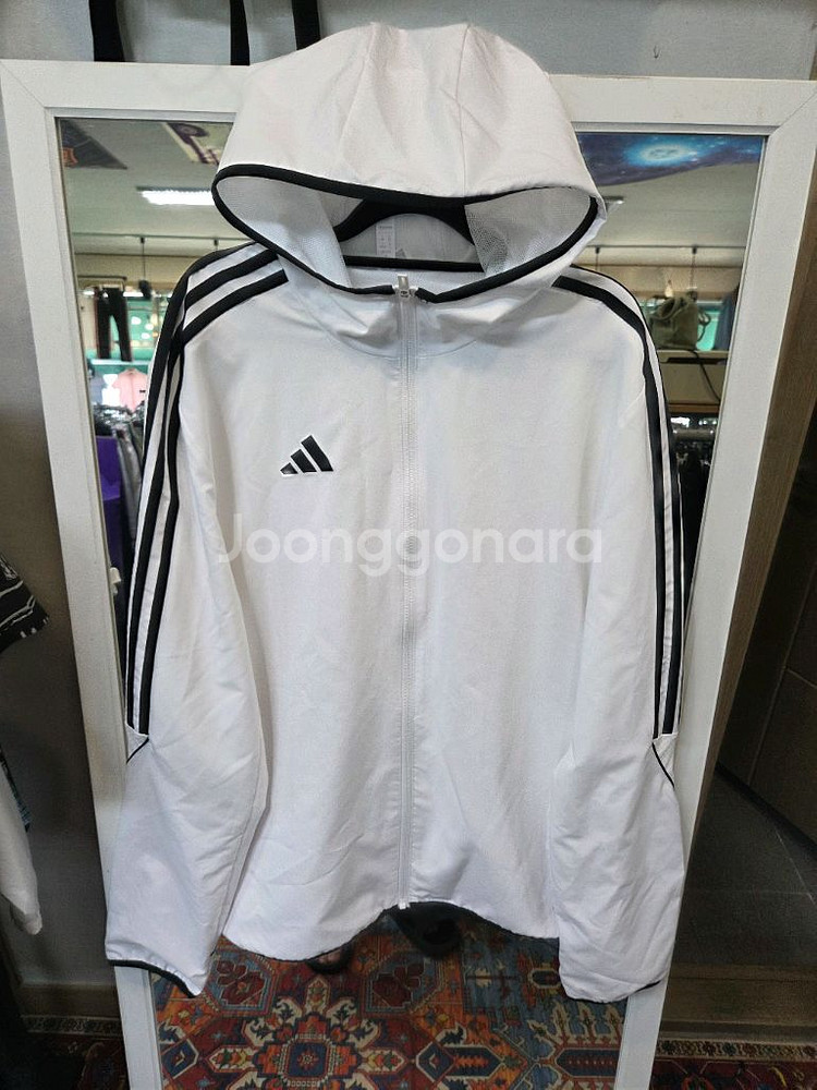 언더아머 티로23 바람막이 자켓 L--0