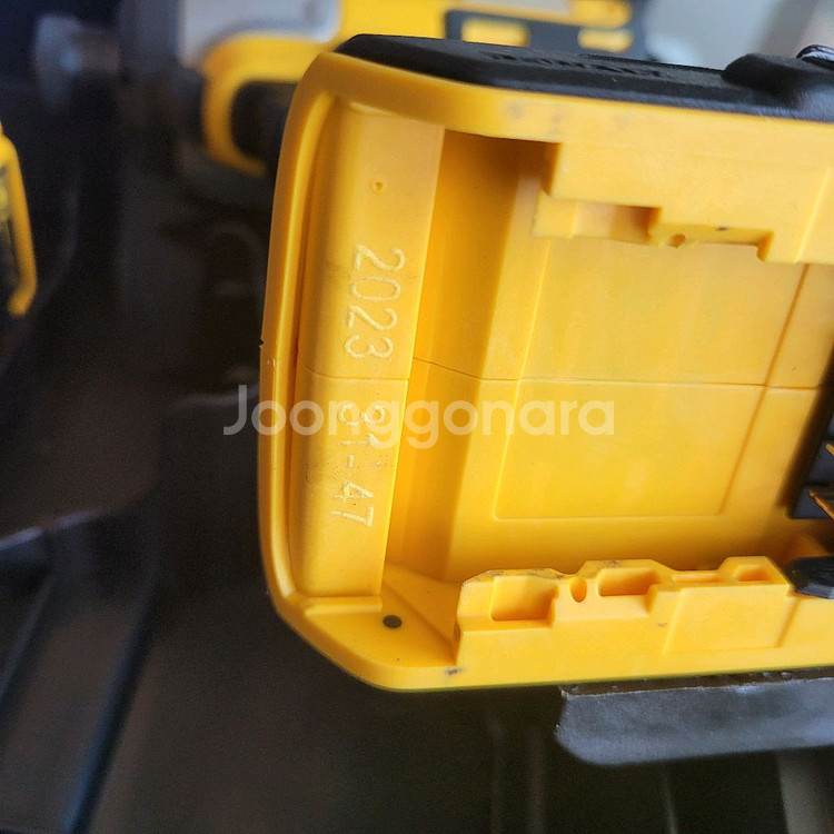 디월트 DCF887임팩드라이버--1