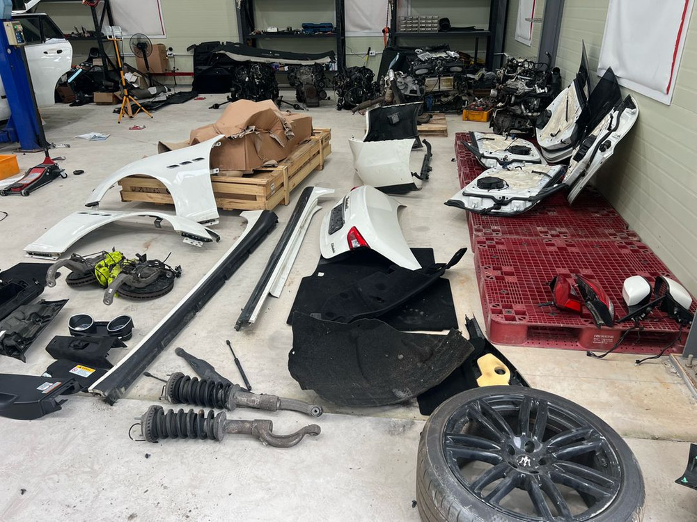 마세라티 SQ4 전기형 차량 부품 해체 이미지