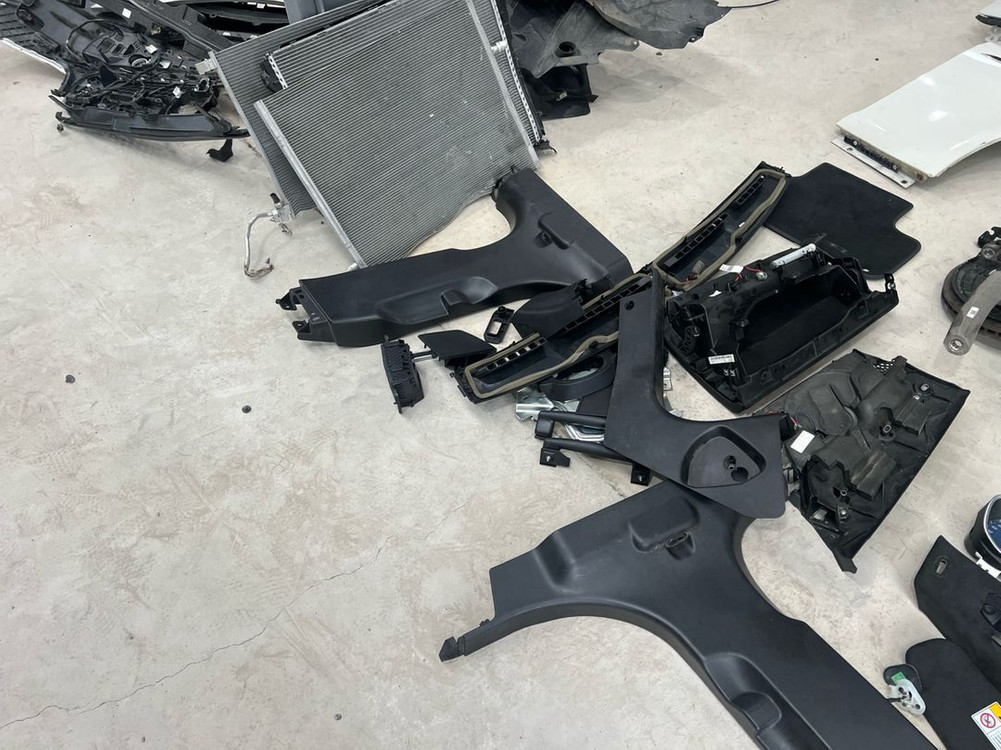 마세라티 SQ4 전기형 차량 부품 해체 이미지