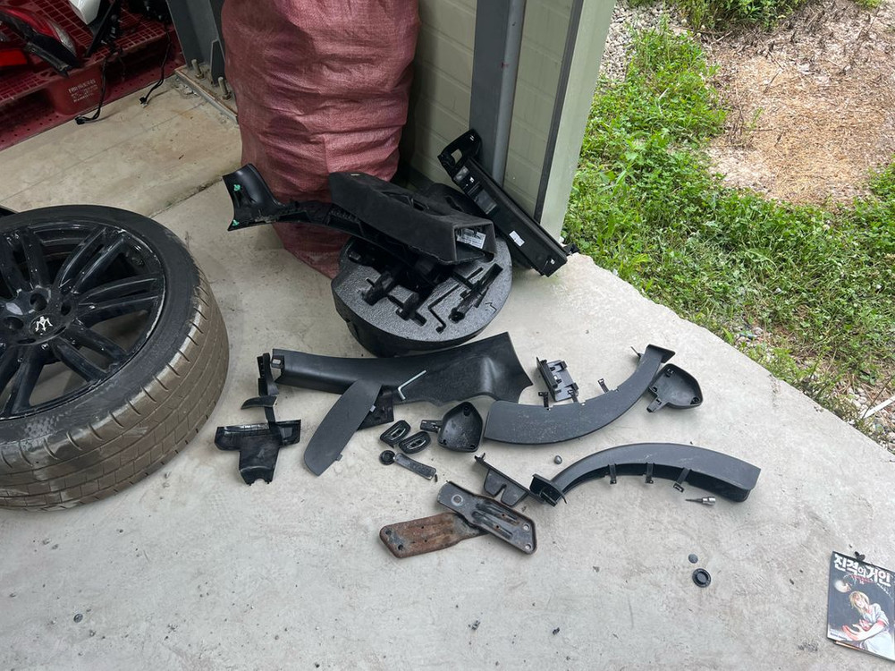 마세라티 SQ4 전기형 차량 부품 해체 이미지