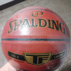 스팔딩 TF 골드 농구공 미개봉 판매합니다