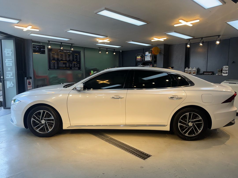 광택 + 유리막코팅 + 실내세차 +실외세차 최대할인!--9