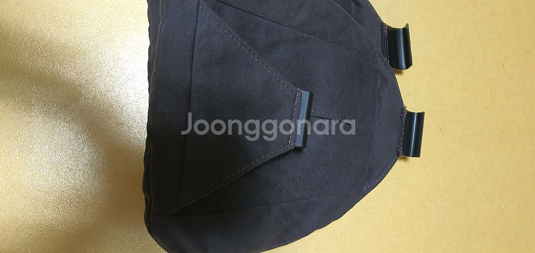제네시스 G90 뒷자석 목베게 입니다--1
