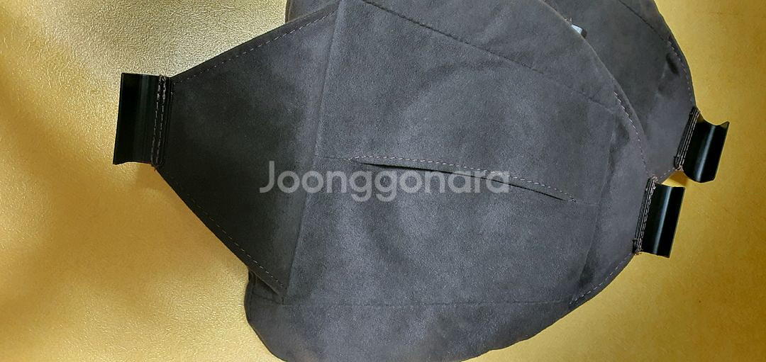 제네시스 G90 뒷자석 목베게 입니다--2
