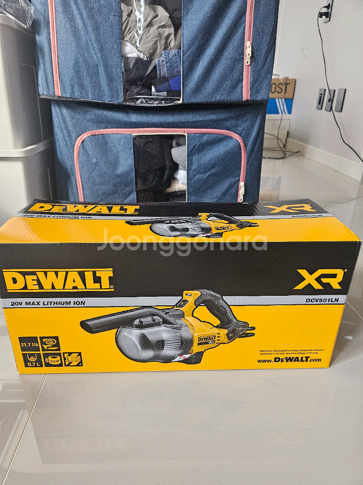 디월트 무선핸디청소기 DCV501LN 새상품팝니다--0
