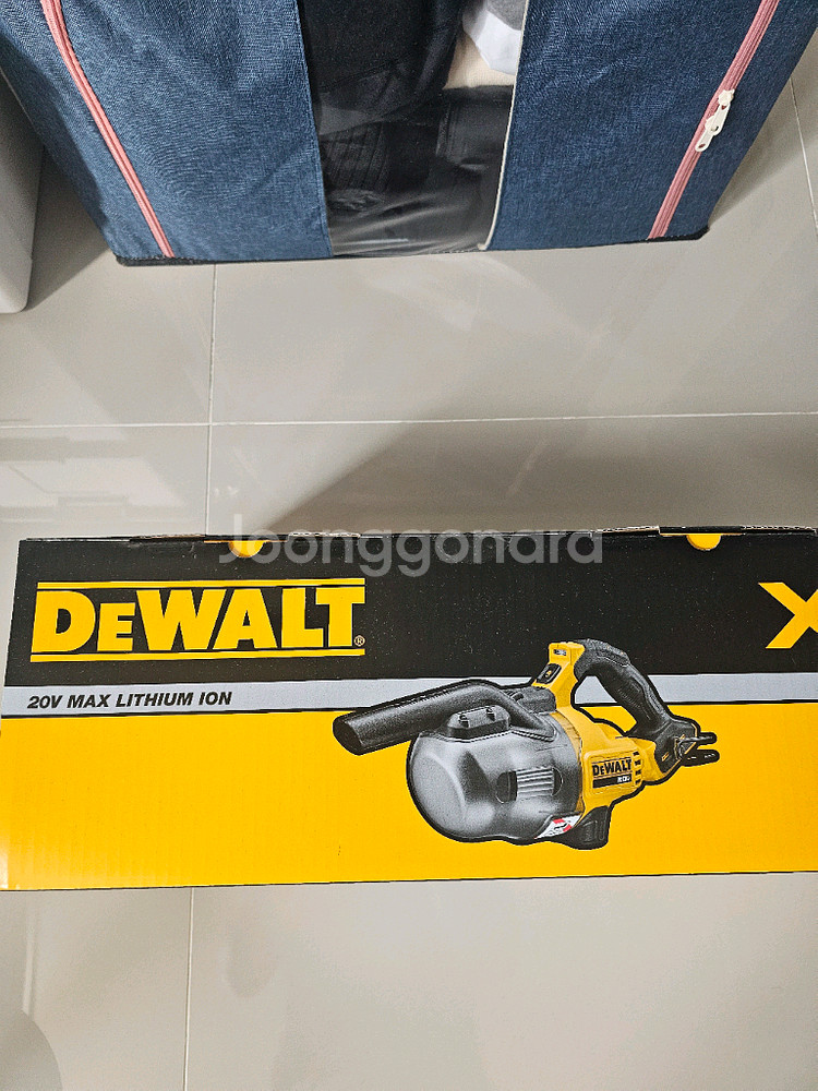 디월트 무선핸디청소기 DCV501LN 새상품팝니다--1