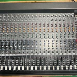 Mackie 2404-VLZ3 맥키믹서