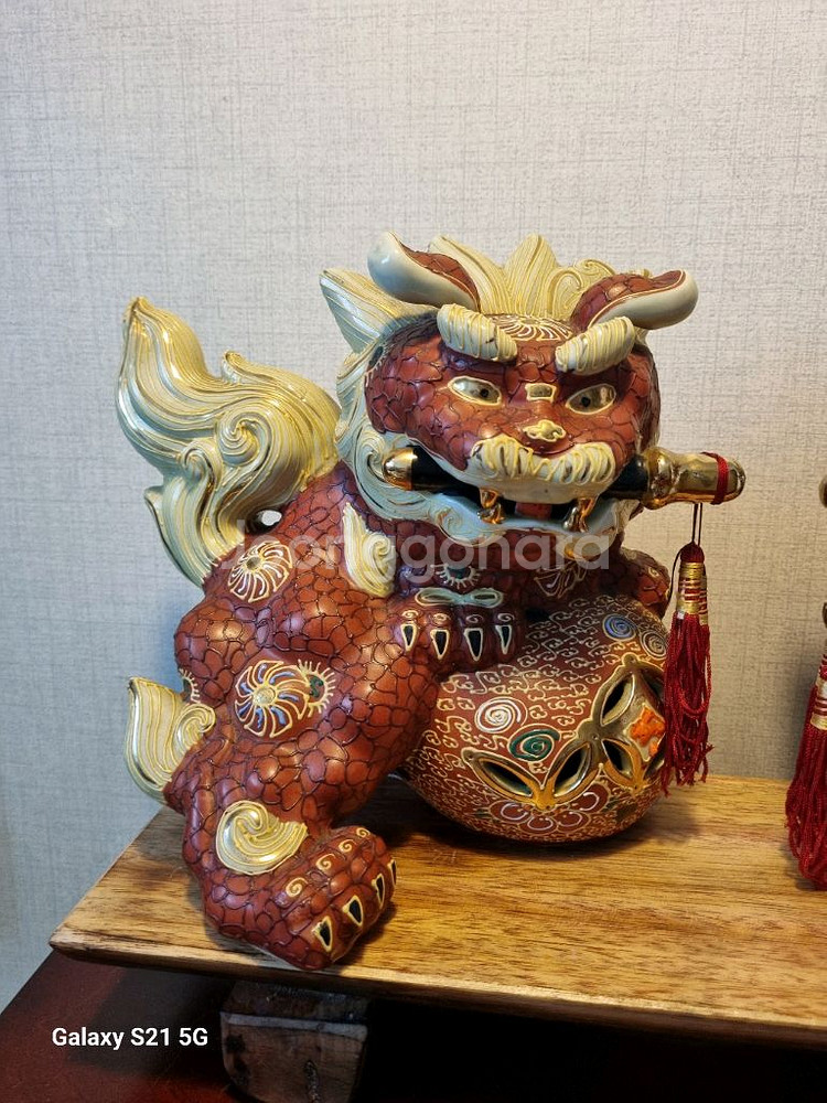 중국 명품 [보검을 물고있는 해태 도자기] 1쌍--2