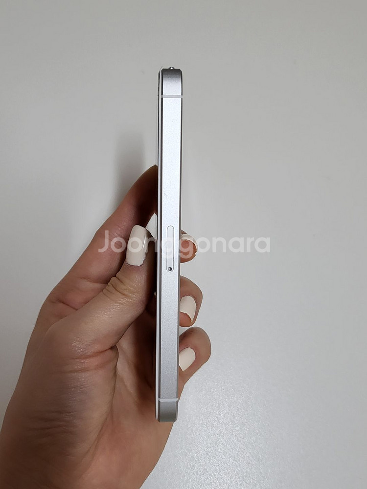아이폰 SE1 / 실버 / 64GB / 배터리100%--1