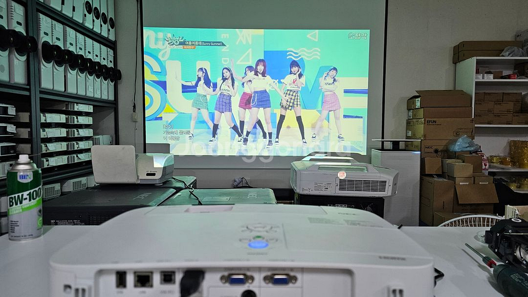 빔프로젝터 4200안시 NEC NP-M420XV 중고--1