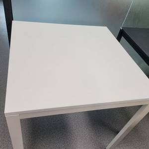 이케아 멜토르프 테이블 75x75