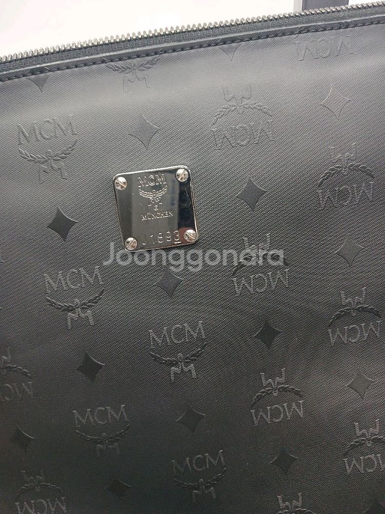 MCM 탄트리스 클러치백--1