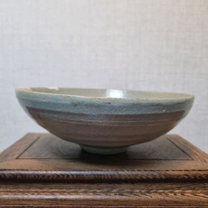 고려청자 국화문 대접 - 수리있음 (지름18cm)
