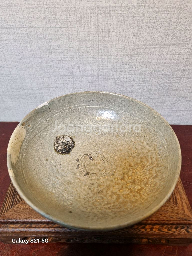 고려청자 국화문 대접 - 수리있음 (지름18cm)--2