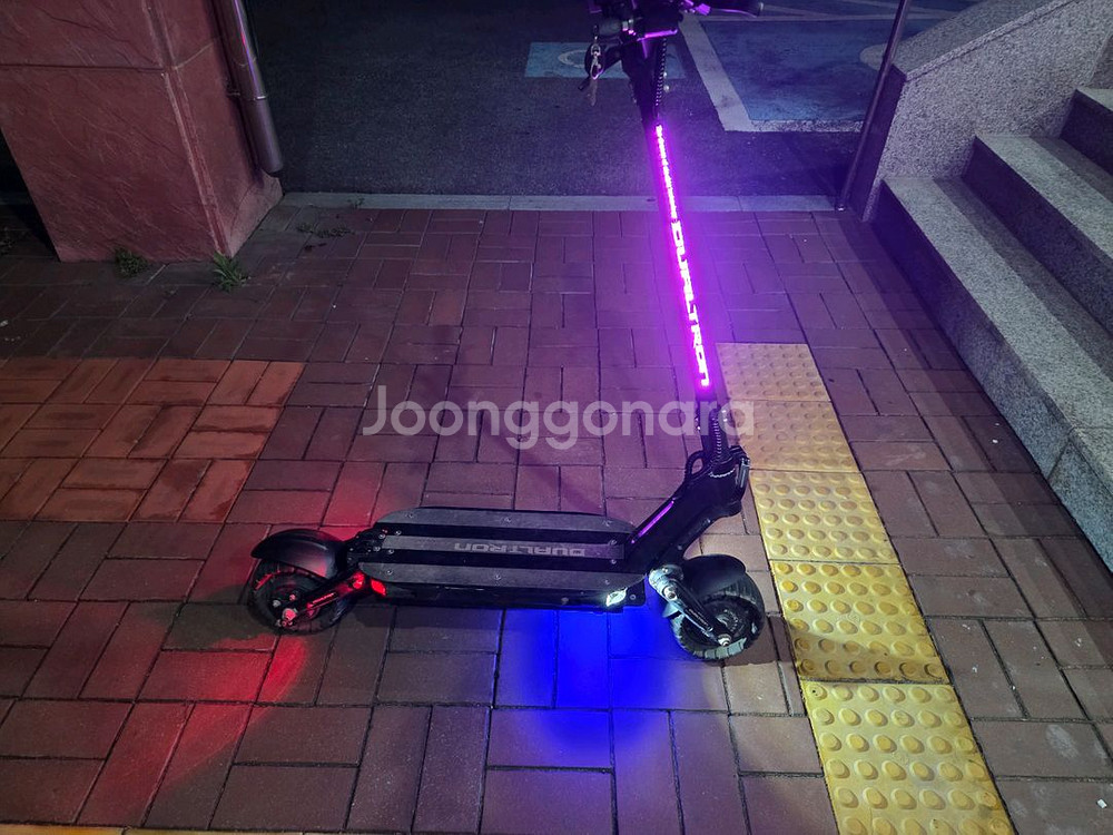 미니모터스 듀얼 트론 썬더 광폭 전동킥보드 급처분--2