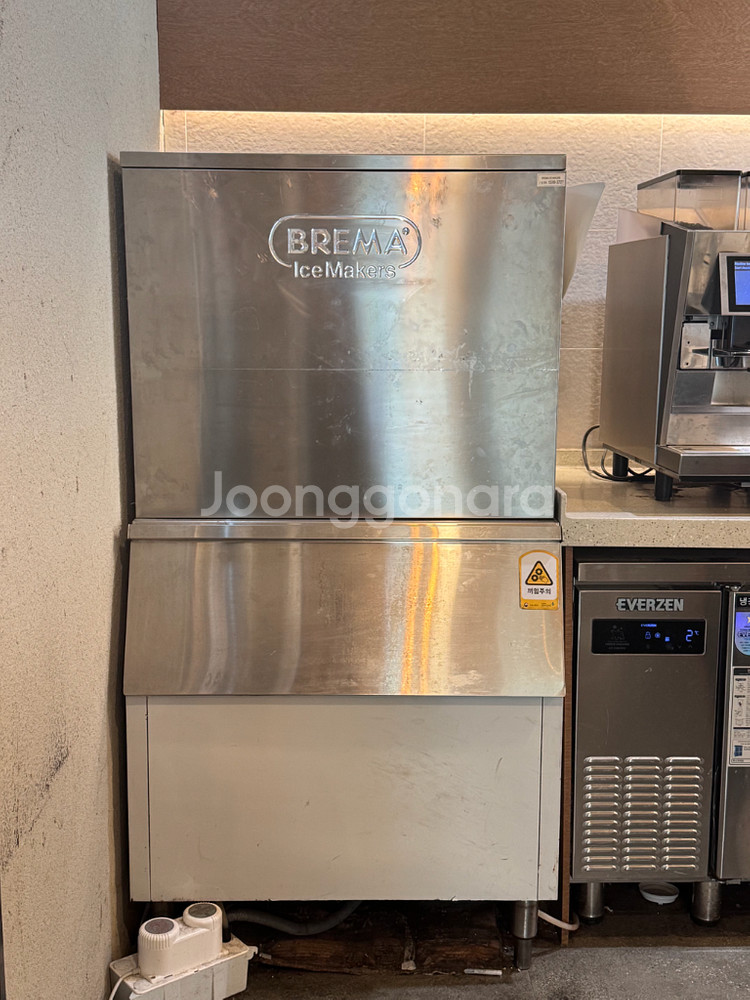 브레마 제빙기 c150w 수냉식 판매합니다--1