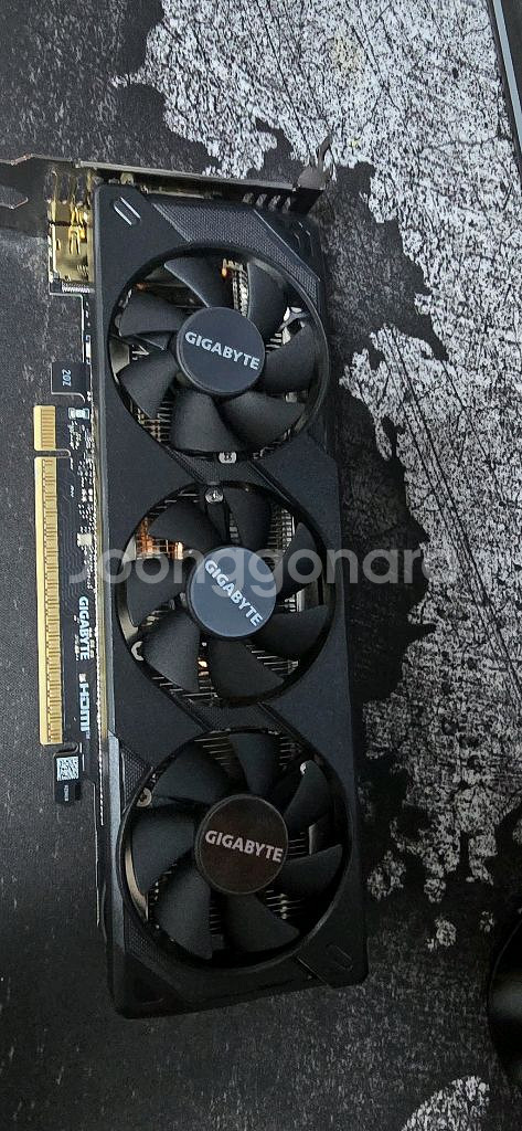 기가바이트 RTX5060 lp그래픽카드 팝니다.--1
