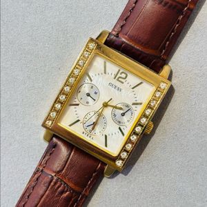 게스 Guess 쿼츠 시계