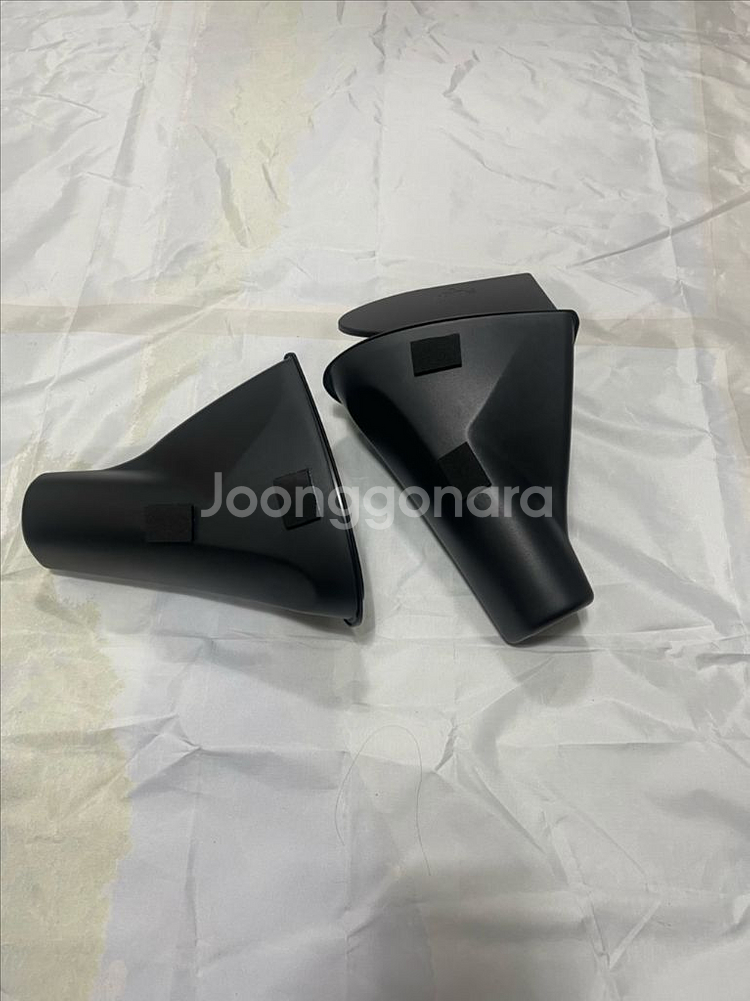 테슬라 모델 Y 차량용 컵홀더 수납함 새상품--3