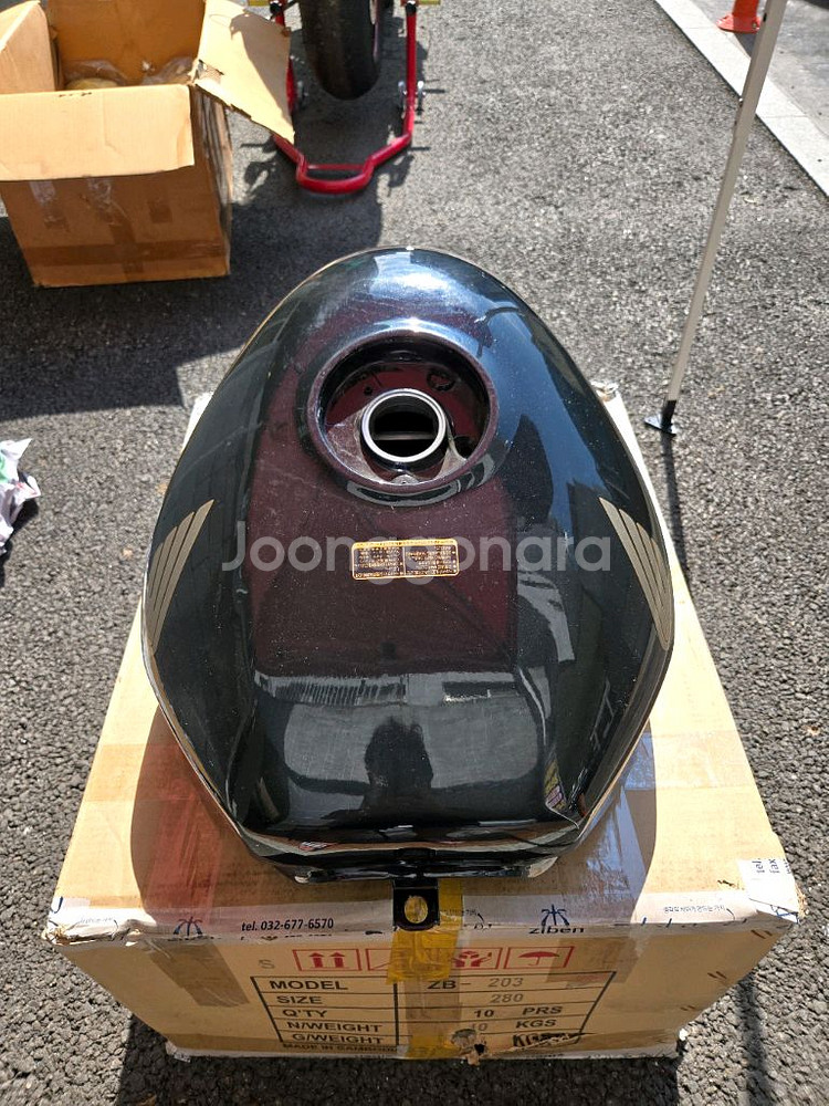 탱크 (cbr400rr)--0