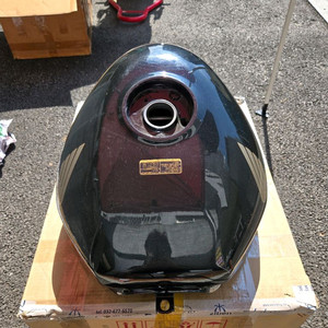 탱크 (cbr400rr)